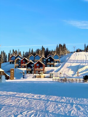 Exterior - New ski-in/ski-out apartment with sauna in Hafjell (Øyer kommune)