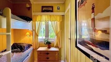 4 Schlafzimmer, Bügeleisen/Bügelbrett, kostenloses WLAN, Bettwäsche