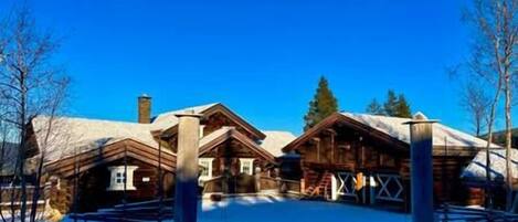 المنشأة من الخارج