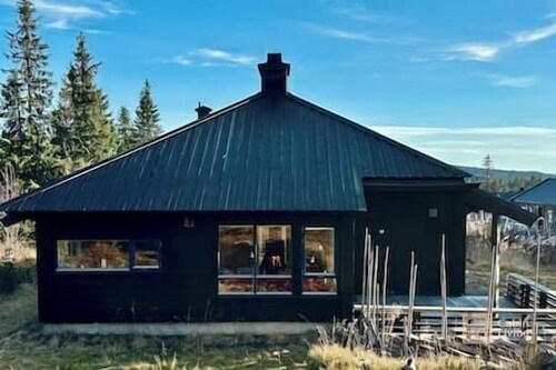 Cabin at Sjusjøen Birkebeiner trail – ski in/out, 8 beds, 2 bathrooms & WIFI