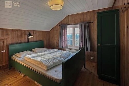 Original Olympic cabin ski in/out Hafjell