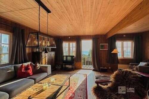 Original Olympic cabin ski in/out Hafjell