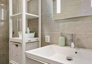 Bathroom - Modern ski-in/out apartment at Sjusjøen (Ringsaker)