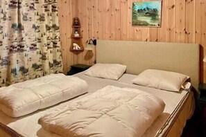 3 bedrooms, iron/ironing board - Cozy spacious cabin with sauna at Natrudstilen (Ringsaker)