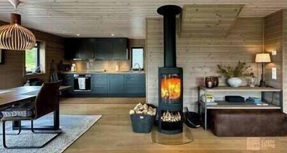 High standard cabin at SjusjĂžen - sauna, hot tub & ski trails right outside