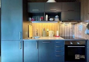 Kühlschrank, Ofen, Herdplatte, Geschirrspüler