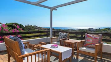 Villa Mary's Holiday House | Vista para praia/oceano
