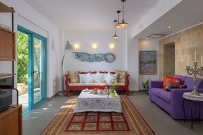 Villa Mary's Holiday House | Living area