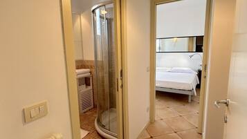 2 chambres, fer et planche Ă repasser, Wi-Fi, draps fournis