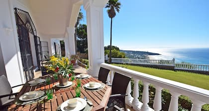 Exclusive villa with panoramic views of the Strait of Gibraltar