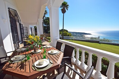 Exclusive villa with panoramic views of the Strait of Gibraltar