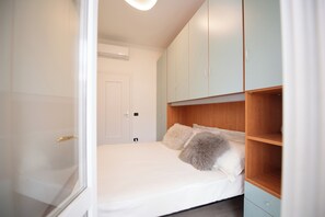 Family Villa, Garden View | 3 bedrooms, iron/ironing board, free WiFi - La Casa del Lago (Manerba del Garda)
