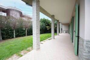 Villa Familiale, vue jardin | Terrasse/Patio