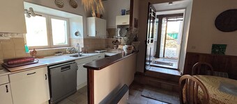 Ground floor with private pool in the heart of Provencal vineyards!