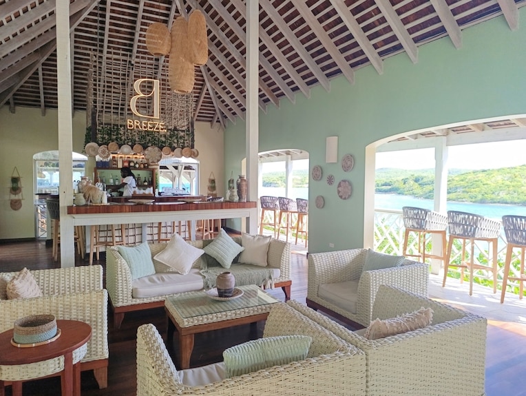 1-bedroom Resort Suite - Bar, Pool & Beach Access - Antigua and Barbuda