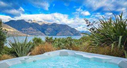 Private adults only getaway with stunning views