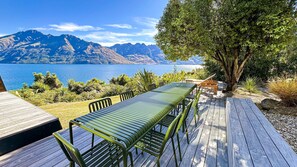 Outdoor dining - Drift Bay House Private getaway (Drift Bay)