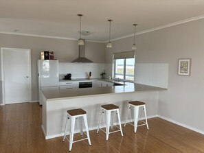 Stovetop, dishwasher, toaster