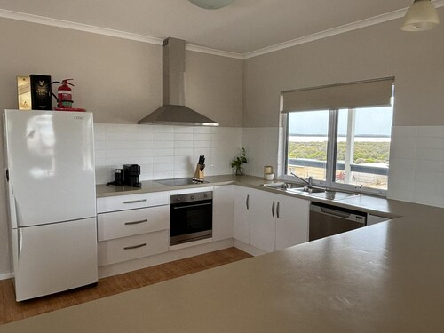 Shanti Retreat - Shanti Retreat - Your Peaceful Beachfront Escape