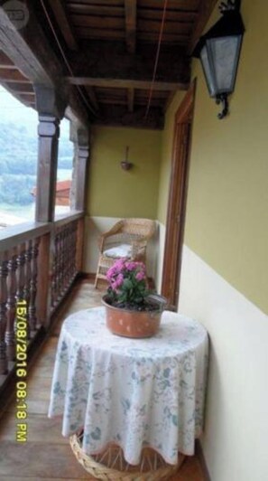 Property grounds - Mayon House (Meré)