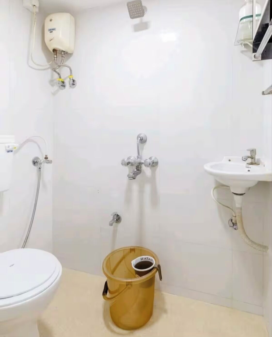 Boblebad, hårføner, bidé og håndklær