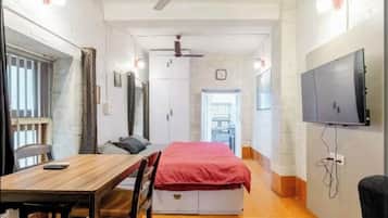 1 bedroom, desk, iron/ironing board, WiFi