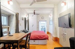 1 bedroom, desk, iron/ironing board, WiFi