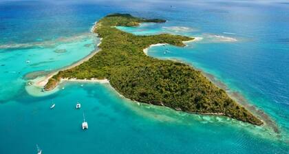 Waterfront Nonsuch Bay Villa, 3 en-suite Bedrooms, Pool