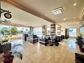 Quầy tiếp tân