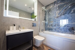 Hair dryer - Apartment 2, Oasis Sands - 3 bedroom apartment with free wi-fi and parking (Porth)