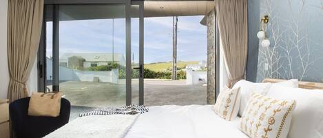 3 bedrooms, iron/ironing board, Internet, bed sheets