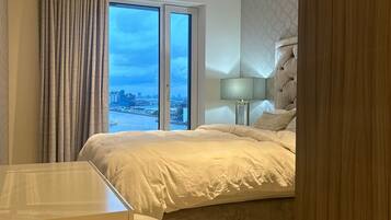 Apartment | 2 bedrooms, iron/ironing board, free WiFi, bed sheets