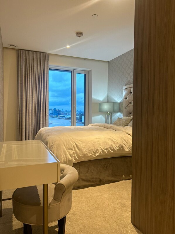 Apartment | 2 bedrooms, iron/ironing board, free WiFi, bed sheets - Cozy Riverview London Apartment Near the o2 Arena (London)