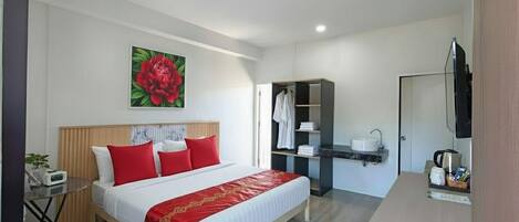 Standard Double Room, Garden View | Desk, laptop workspace, free WiFi, bed sheets