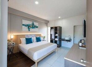 Standard Double Room, Garden View | Desk, laptop workspace, free WiFi, bed sheets