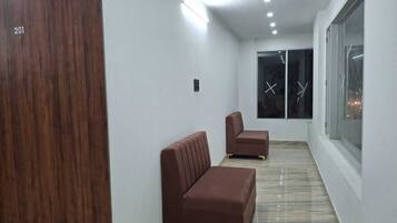In-room safe, desk, iron/ironing board, free WiFi
