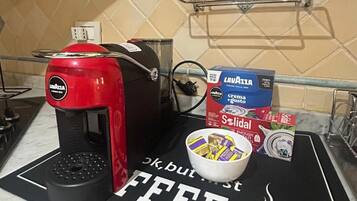 Kaffee und/oder Kaffeemaschine