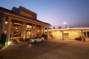Fachada de la propiedad
