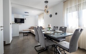 Dining - 2 bedroom cozy home in Vukovar (Vukovar)