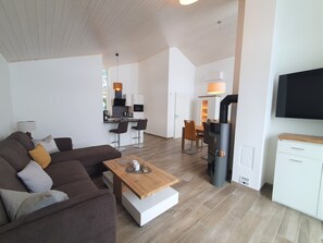 House | Living room - Ferienhaus mit Sauna im Ferienpark Mirow (Mirow)