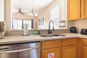 Fridge, microwave, oven, stovetop - 4BR Family Retreat Resort Amenities & Near Disney! (Davenport)