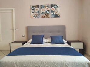 1 bedroom, in-room safe, desk, travel cot