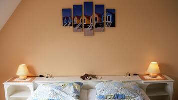 2 bedrooms, travel crib, free WiFi, bed sheets