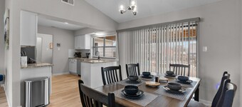 DFW Retreat • Pool, Spa & Minutes to Dallas & Fort Worth