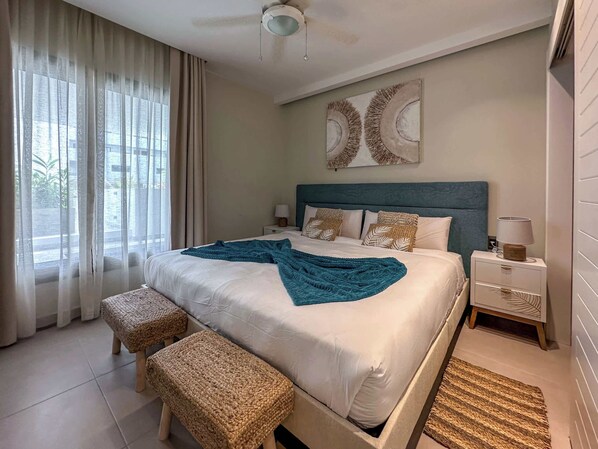 2 habitaciones, tabla de planchar con plancha, cuna de viaje y wifi 