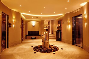 Een sauna, een stoombad, lichaamsbehandelingen, aromatherapie