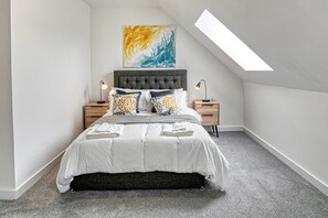 1 bedroom, bed sheets