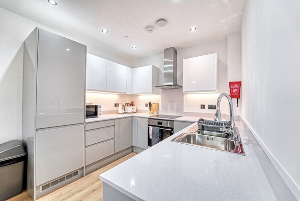 Microwave, oven, stovetop, cookware/dishes/utensils