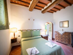 3 makuuhuonetta, vauvan matkasänky, ilmainen Wi-Fi