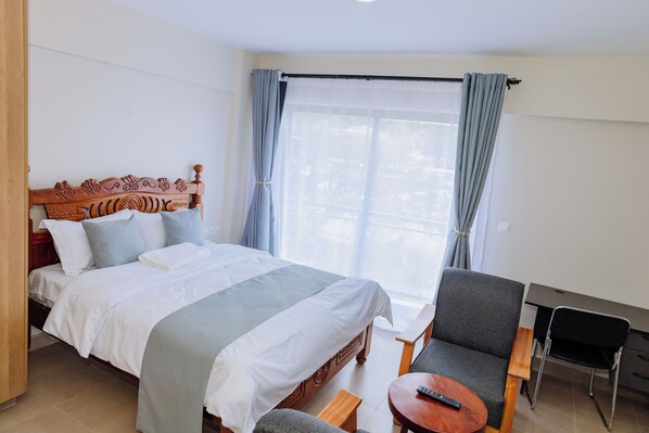 1 bedroom, desk, free WiFi, bed sheets